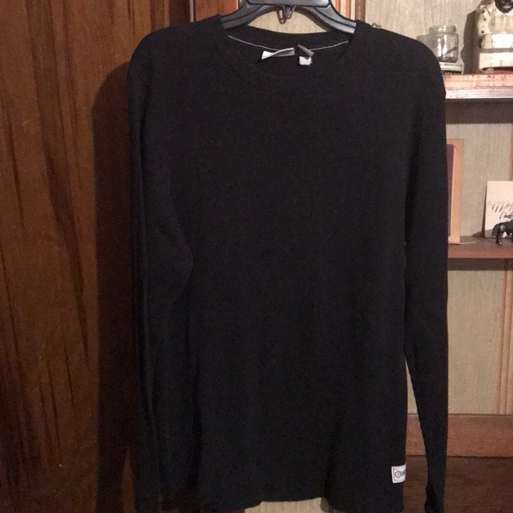 Men’s sweater/long sleeve shirt